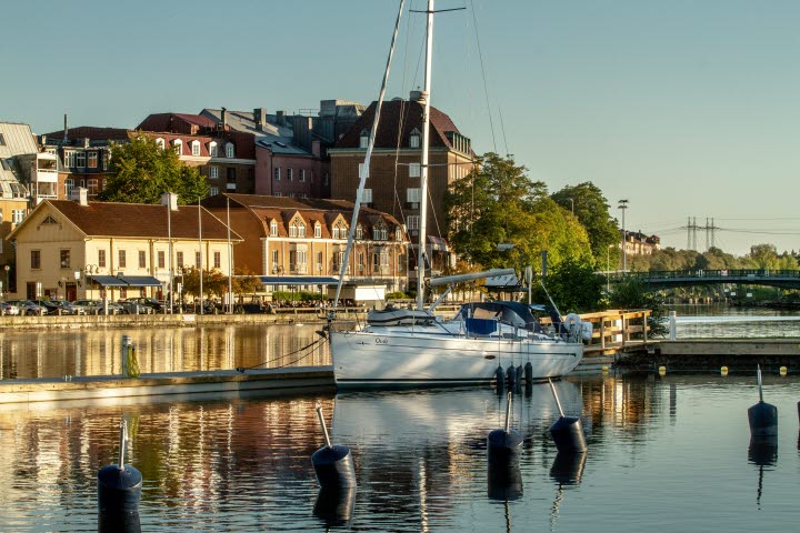Sailing boat staying at Spikön Guest Harbor