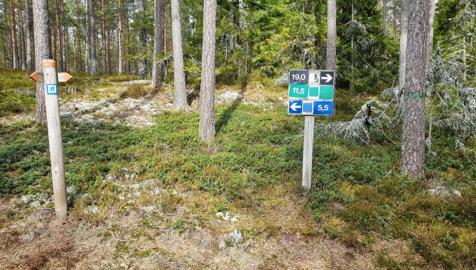 Vandringsskylt på Hökensås.