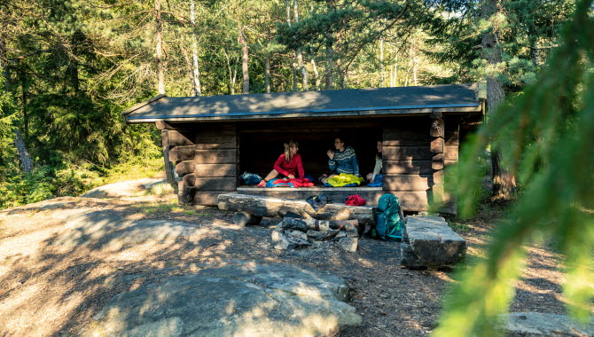 Vandrare längst med Bohusleden