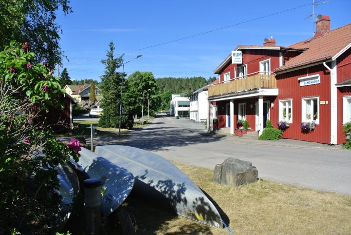 Berg, BengtsforsBerg, Bengtsfors. Grafair Jet Center. Forsbacka Golfklubb. Lantmteriet/Metria Till nya kartan. 300 m. Slpp kartnl Vgbeskrivning hrifrn Berg Bengtsfors karta - redteksystems.net