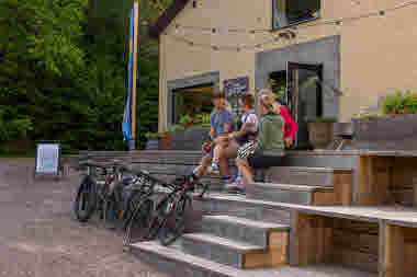 The Tannery Club, Floda