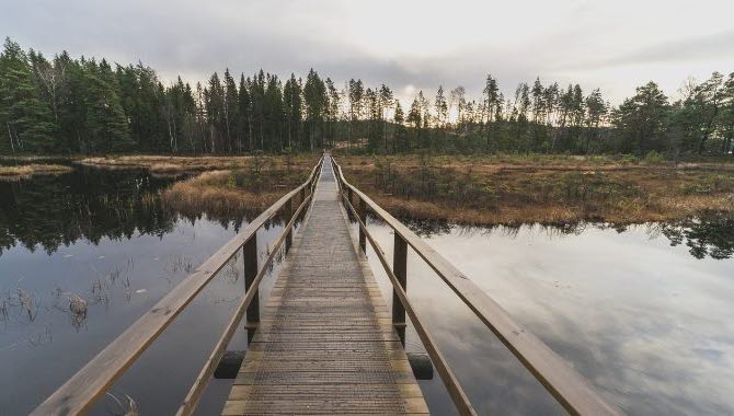 Bro över vatten Gräne Gruva