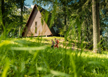 Besökare på Kata Gård