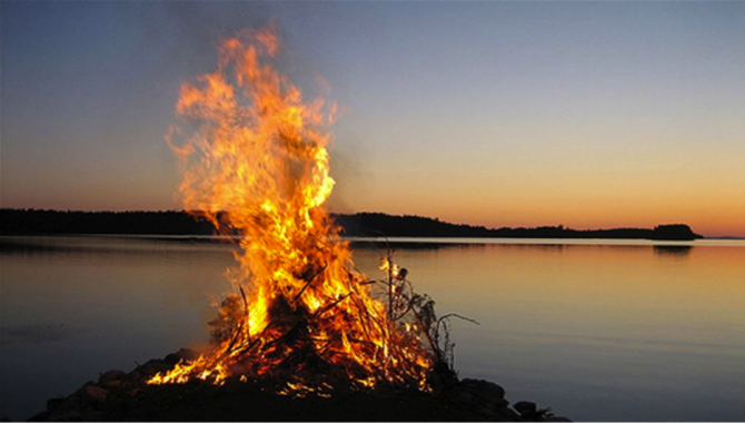 Valborgsmässoeld
