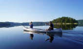 paddla i spegelblank vatten