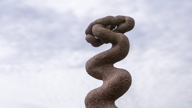 The sculpture Ström in Trollhättan