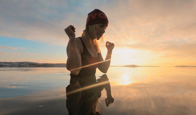 winter bath on Öckeröarna