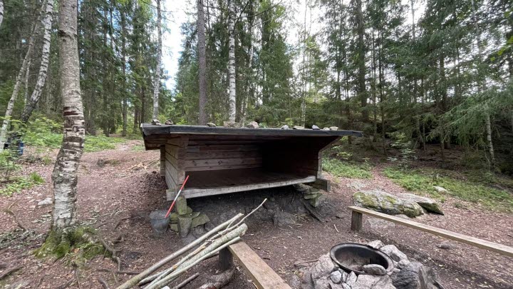 Vindskydd Dano lägerplats 58 Lelång