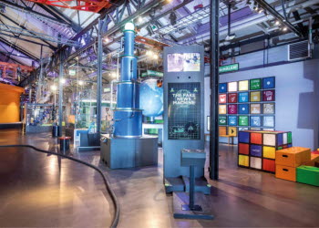 Stationer inne i Innovatum Science Center