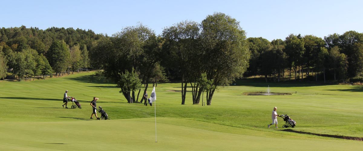 Golf players at Gullbringa Golf & Country Club.