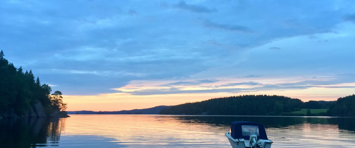 boat at lake Lelång during evening