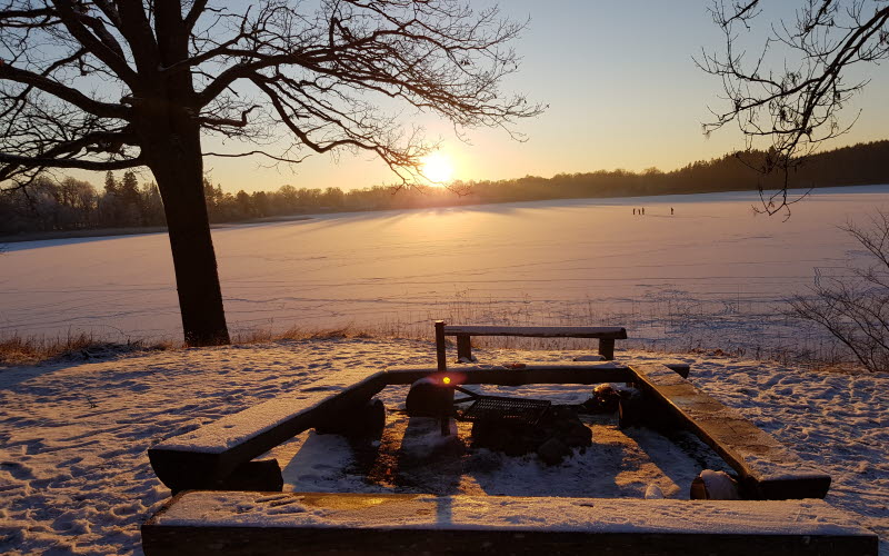 Fireplace at lake Flämsjön