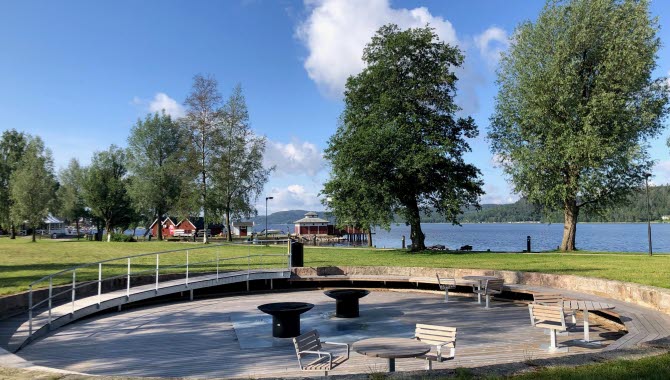 Hamnorådet i Ulricehamn med sjön i bakgrunden
