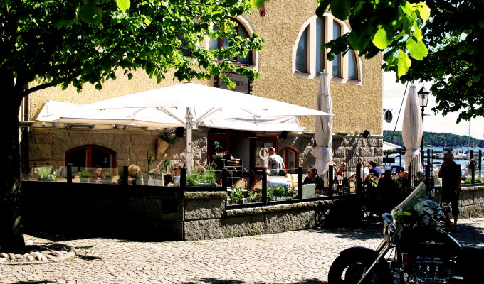 Backlunds uteservering vid Oskarsplatsen