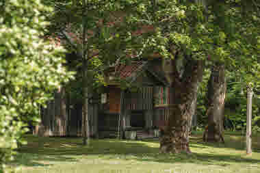 Lydde Gård, Kinna