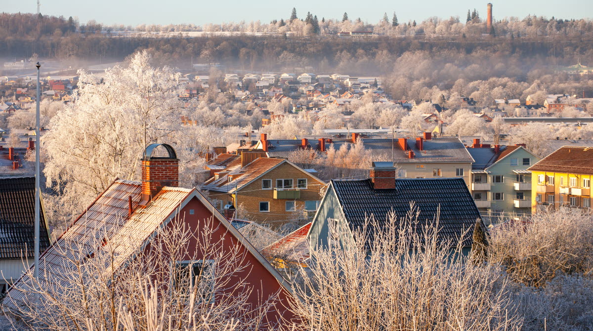 vinterbild över Falköping med utsikt mot Mösseberg.