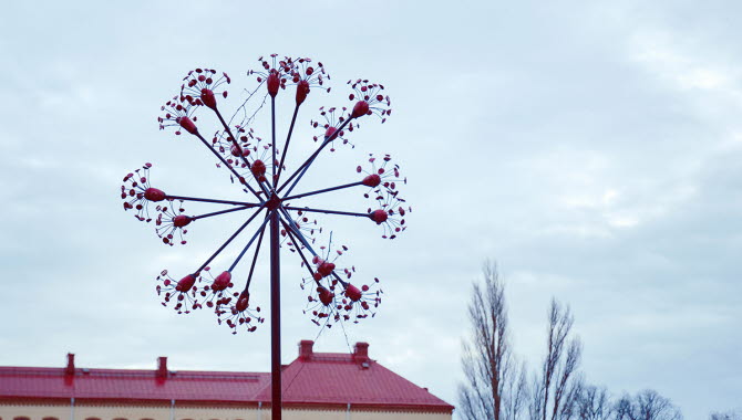 Skulptur Umbel i Universitetsparken i Mariestad.