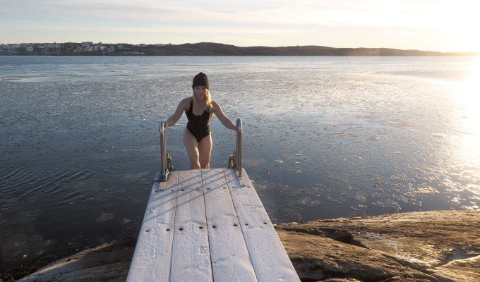winter bath on Öckeröarna
