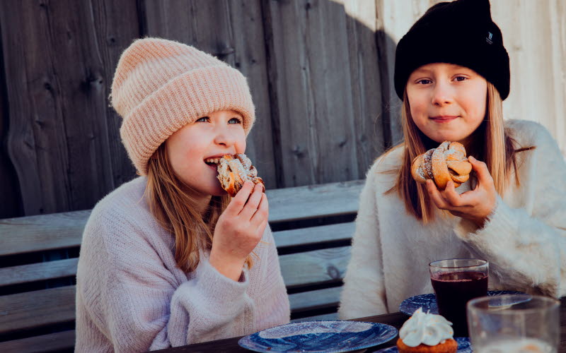 Fika på Skåra Gårds Bageri
