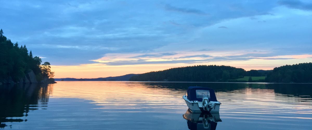 boat at lake Lelång during evening