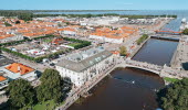 Flygbild över centrala Lidköping i samband med hinderbaneloppet The Obstacle Run.