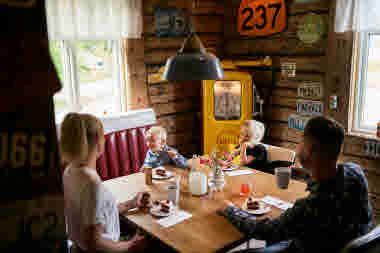 Nellie’s Café & Diner, Sjövik