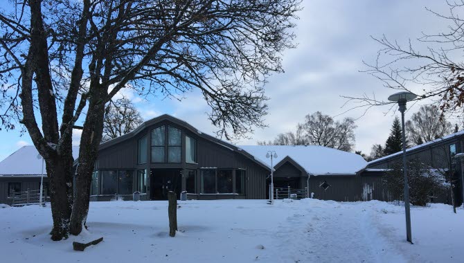 Hotell Lassalyckan är ett utmärkt hotell på friluftsområdet med samma namn.
