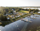 Flygbild över Torsö camping vid Vänern.