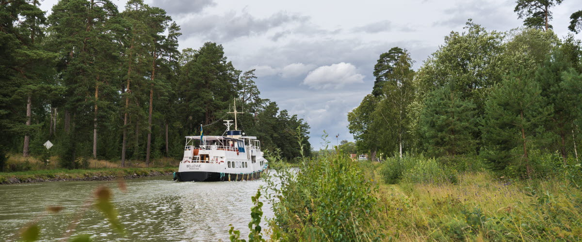 Kanalbåt vid Göta Kanal