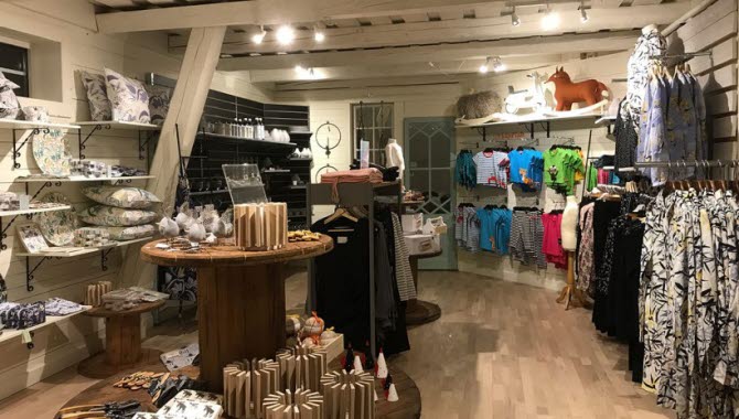 Mellomgårdens gårdsbutik