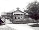 Old picture of the old railway hotel in Hjo. 