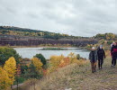 Women hike on Biosfärleden