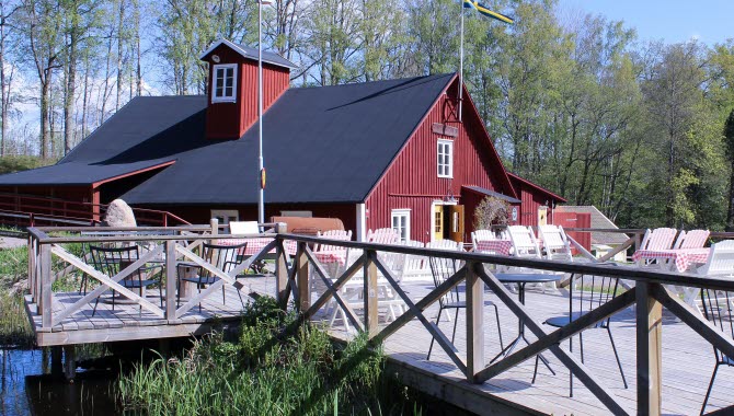Stampens Kvarn och deras uteplats.
