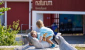 Children outside visitor center Kosterhavet