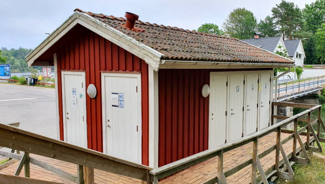 WC, dusch och tvättstuga i Köpmannebro gästhamn.