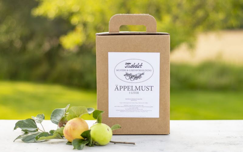 Äppelmust på bag-in-box från Mobolets musteri