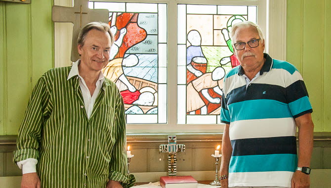 Kanalfesten i Grundsund 2019. Lowe Pettersson och Morgan Karlsson drog mycket folk till Grundsunds 1700-tals kyrka då de varvade sommarmusik med kyrkohistoria under Kanaldagarna.