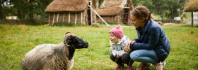 Barn aktiverar sig på Vitlycke museum