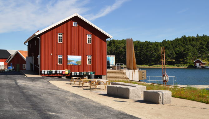 Entré Rossö, hamncafé.