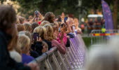 Publik på Sommarfesten i Lidköping