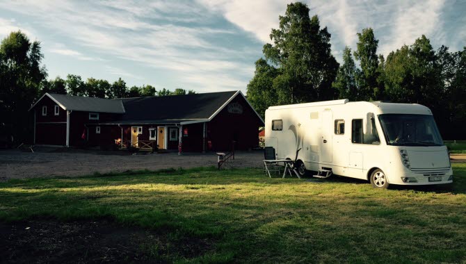 Ställplats för husbilar på Stampens kvarn.