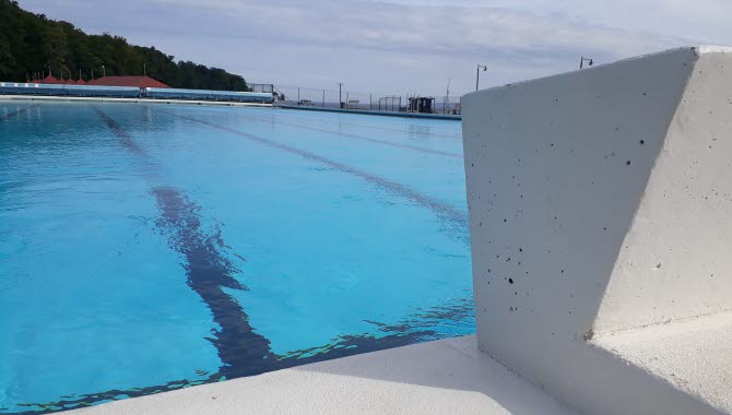 Guldkroksbadet - vy från bassängkanten