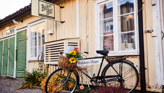 Bike parked outside Café in Alingsås