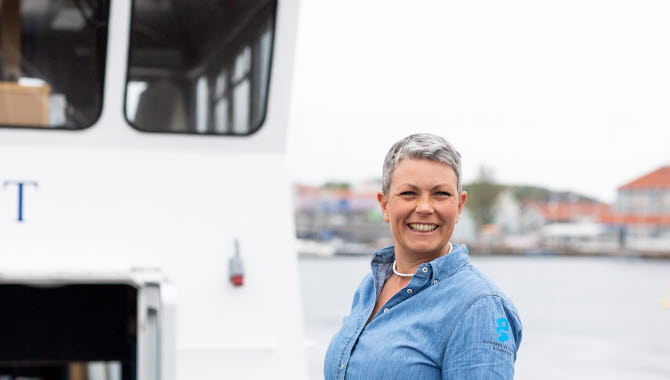 Kvinna på båt