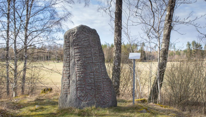 Runsten vid Ek, Mariestad.