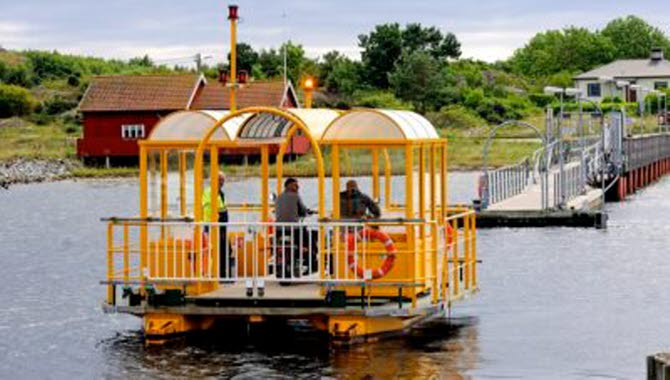 Linfärja mellan Kostersundet