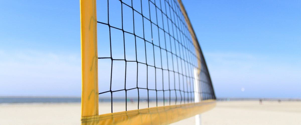 Beachvolleybollplan och nät 