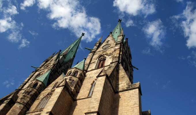 Tornspirorna på en medeltida katedral