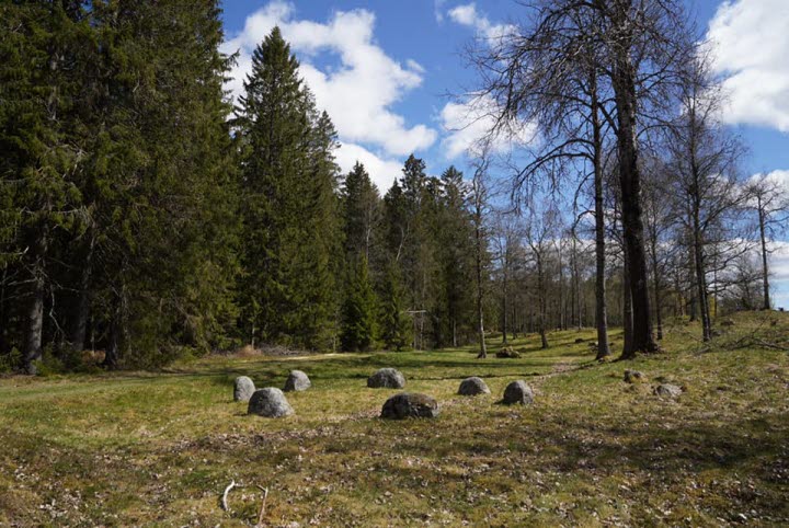 Hindalebyns gravfält